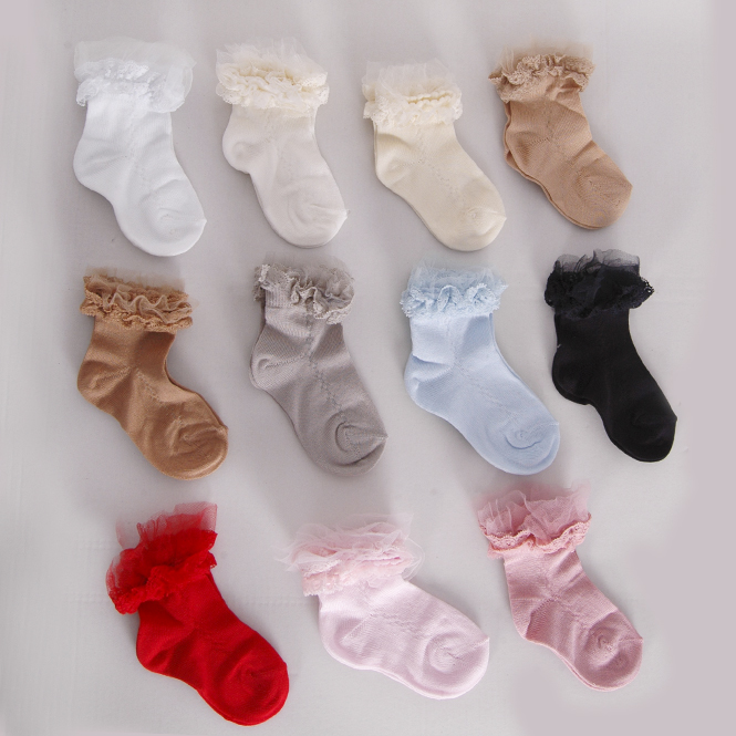 calcetines infantiles con tul y puntilla