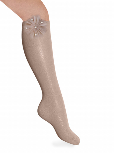 Meias Altas Perle com flor de tule e pérolas Peanut
